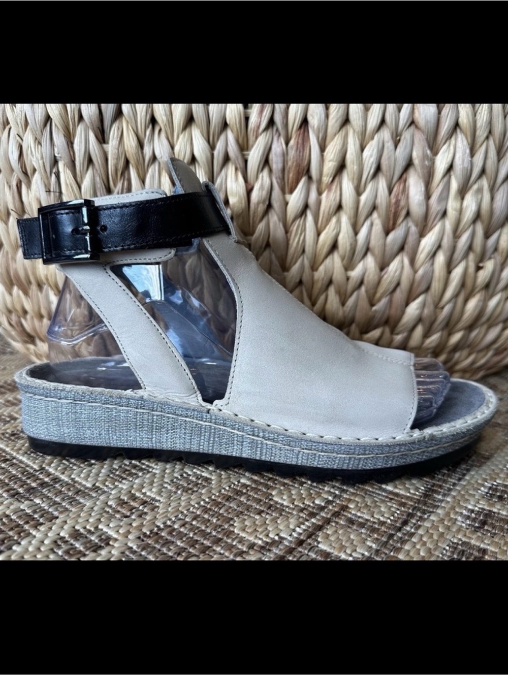 Naot Verbena Sandals Cream and black 38 - Picture 2 of 10